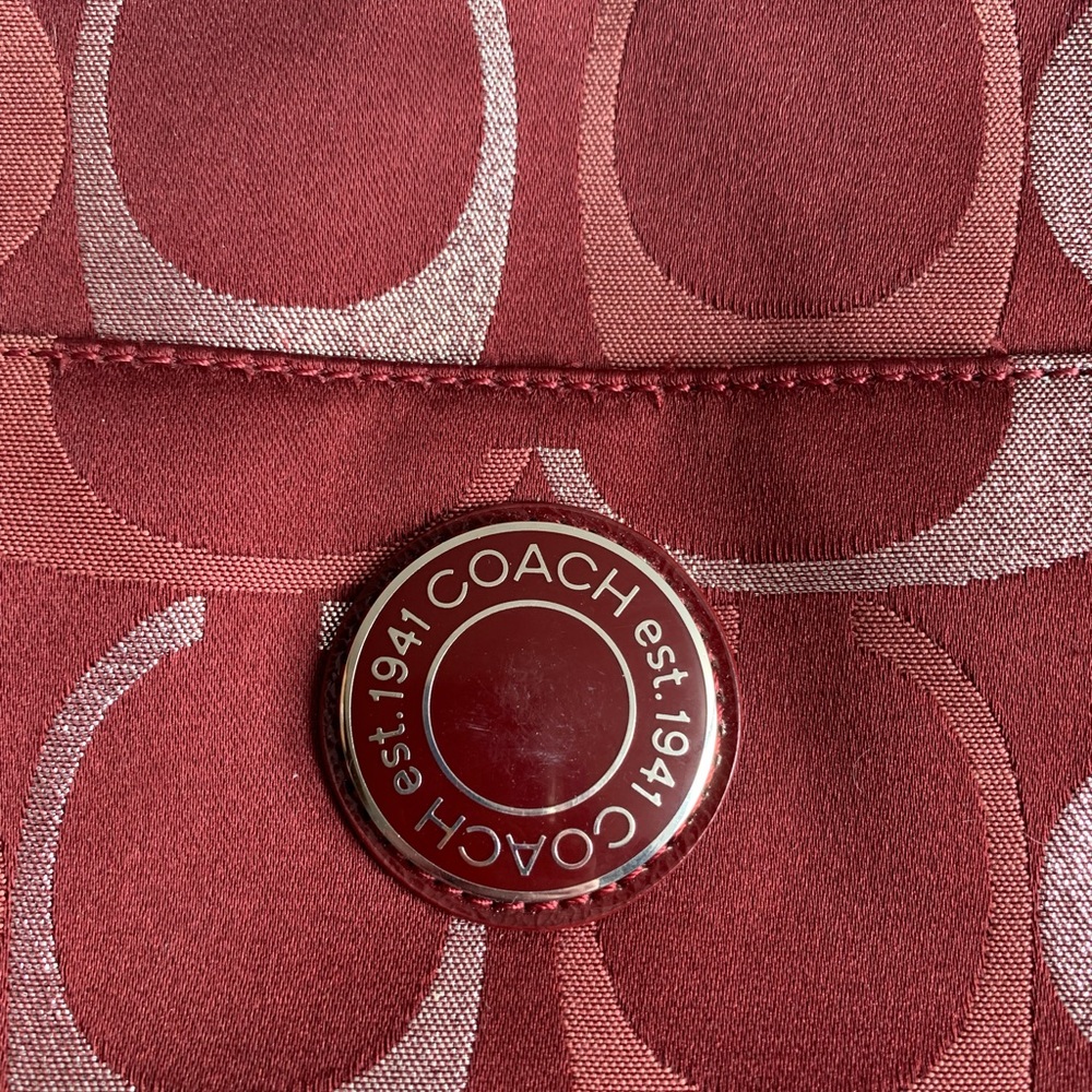 Extra Large Coach Burgundy Shoulder Bag or Cross Body - Picture 4 of 13